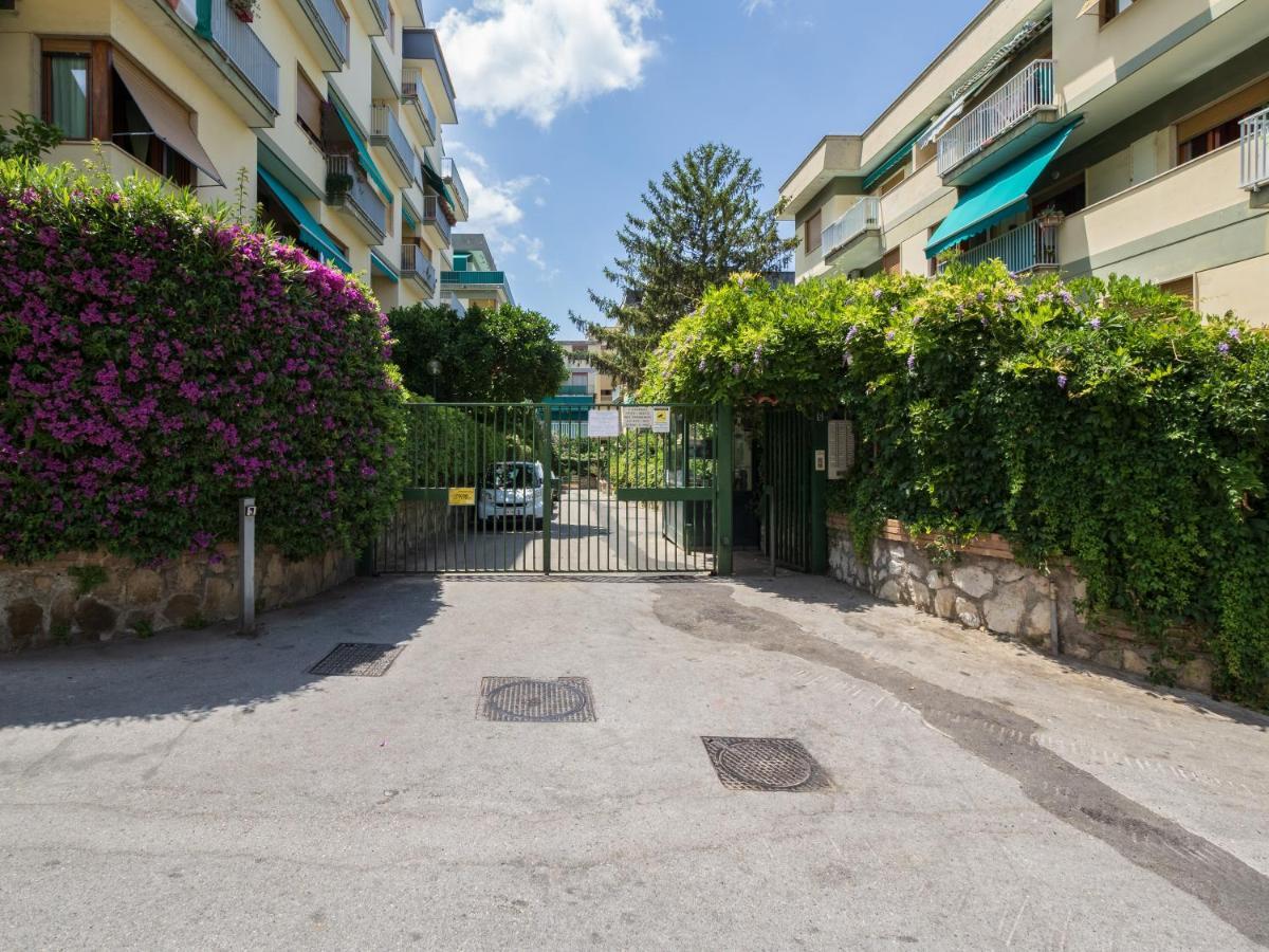 Azzurro Park Suite - De Vivo Realty Сорренто Экстерьер фото
