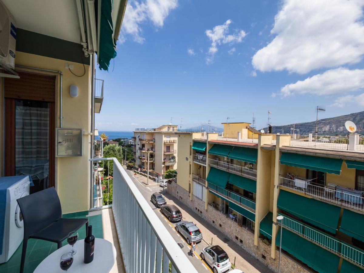 Azzurro Park Suite - De Vivo Realty Сорренто Экстерьер фото