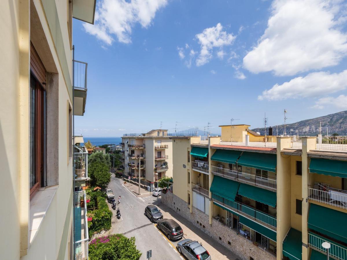 Azzurro Park Suite - De Vivo Realty Сорренто Экстерьер фото